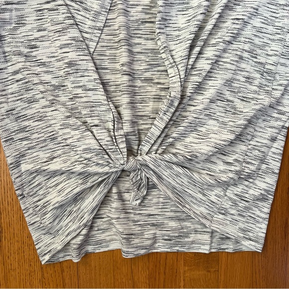 Lululemon Back In Action Short Sleeve - Picture 3 of 8